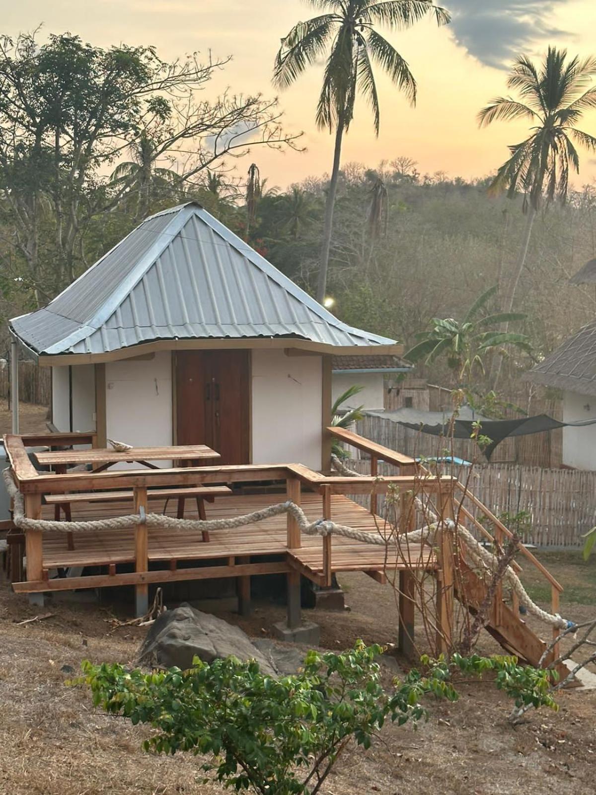Khabita Beach Resort Lembar  Exterior foto